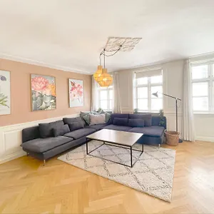 Large With 4 Bedrooms In Copenhagen